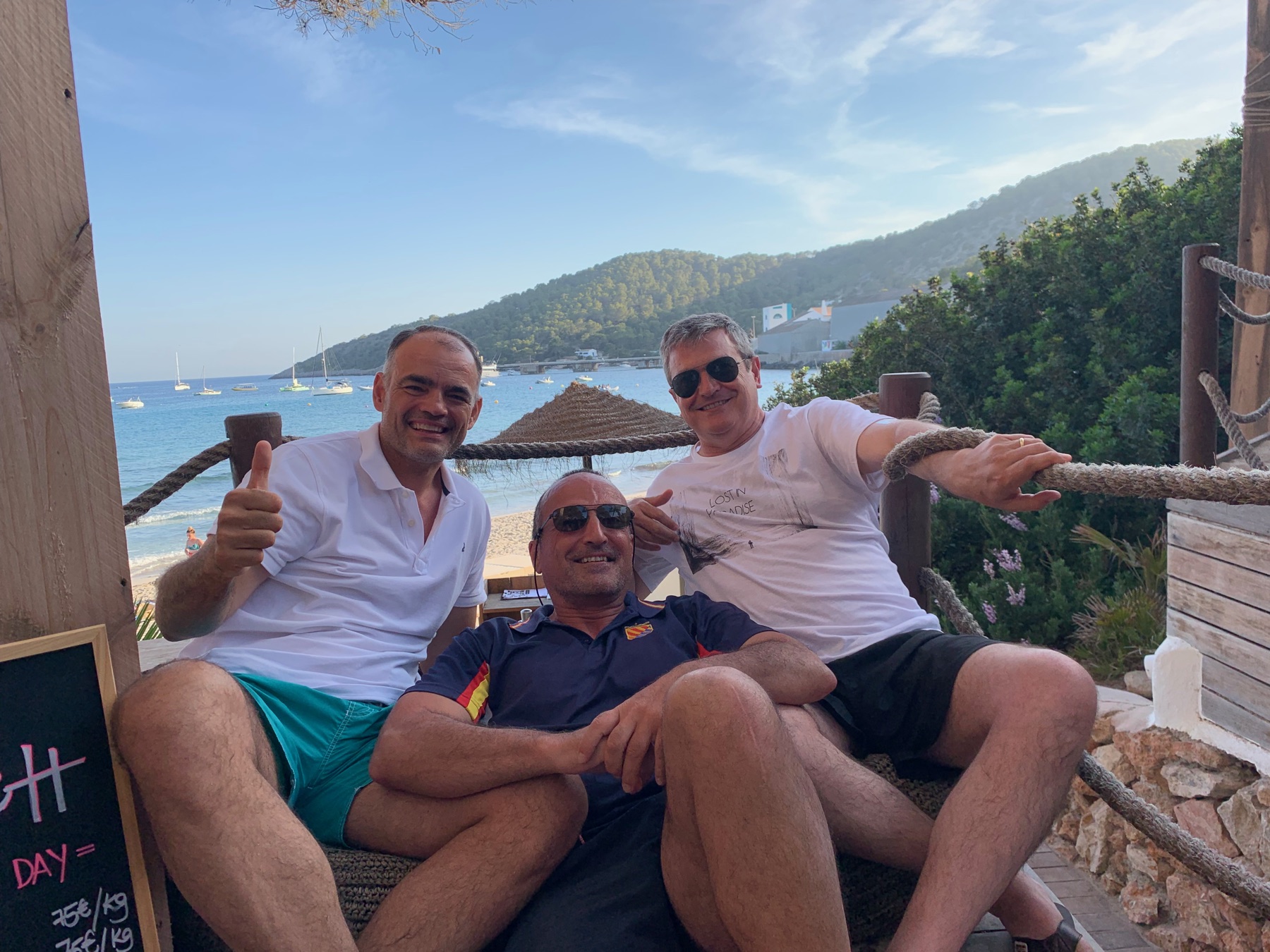 Tres amigos descansando