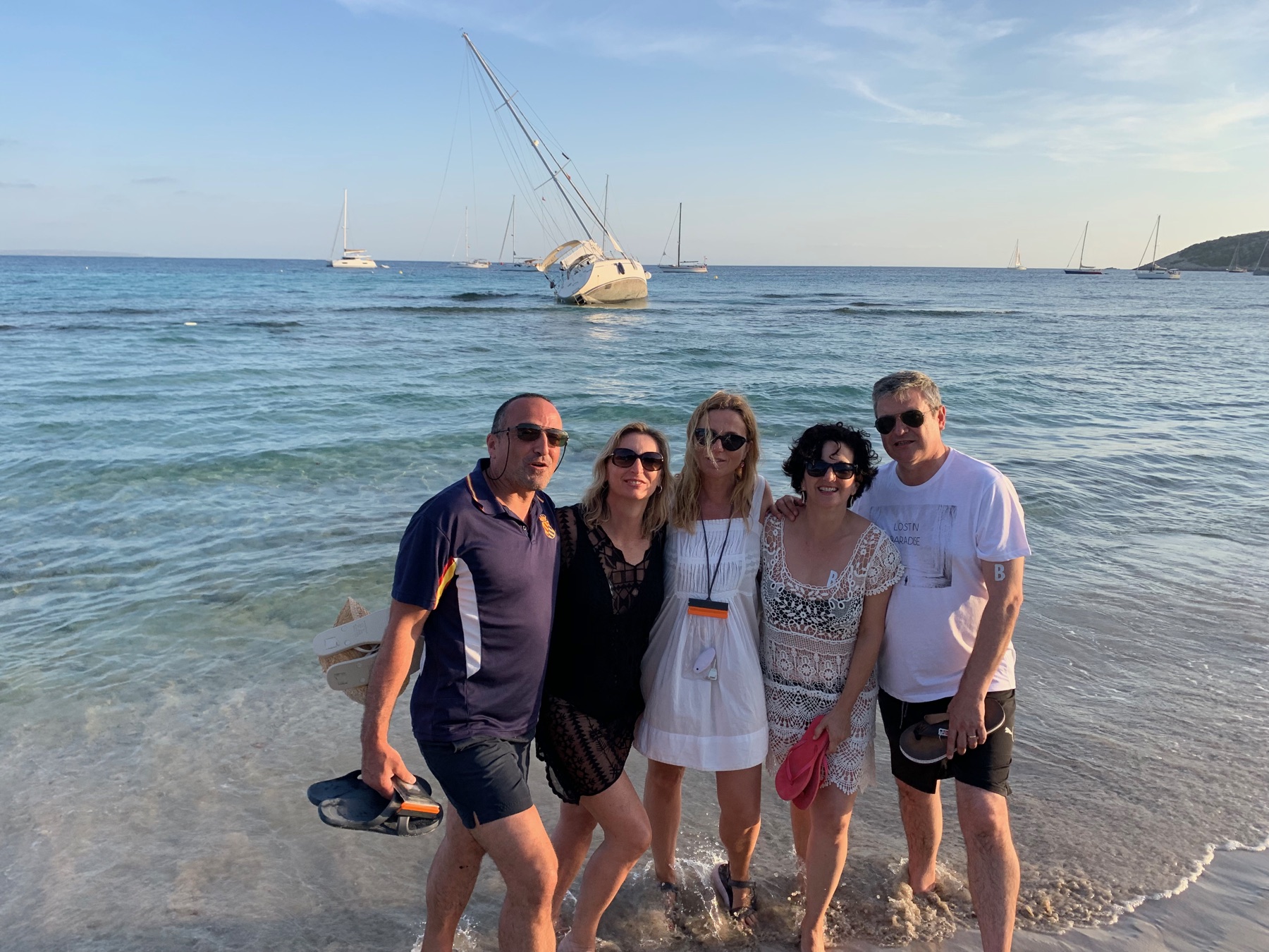 Grupo en la orilla
